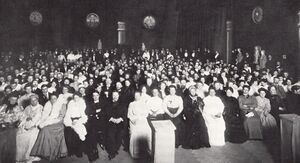 Saal im Münchener Kongress (1907).jpg